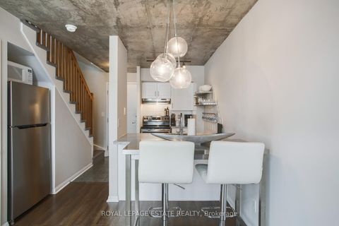 Photo 9 at 837 - 1029 King Street W, Niagara, Toronto