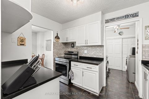 Photo 10 at 711 - 5 Parkway Forest Drive, Henry Farm, Toronto