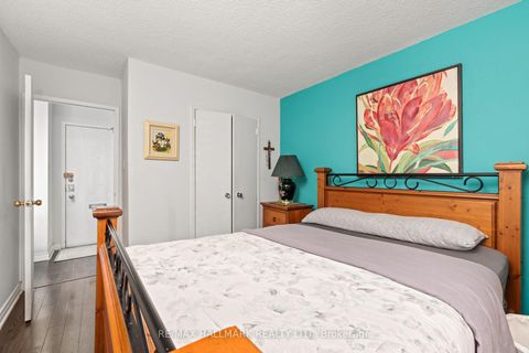 Photo 13 at 711 - 5 Parkway Forest Drive, Henry Farm, Toronto