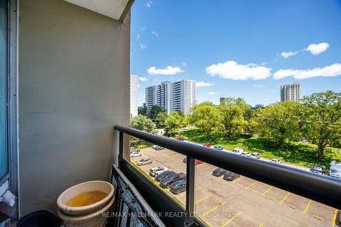Photo 16 at 711 - 5 Parkway Forest Drive, Henry Farm, Toronto