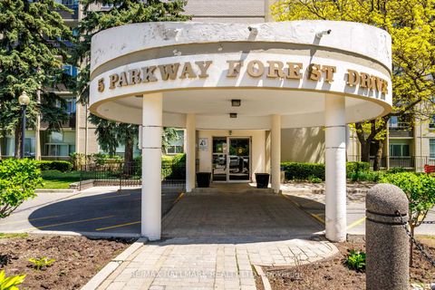 Photo 27 at 711 - 5 Parkway Forest Drive, Henry Farm, Toronto