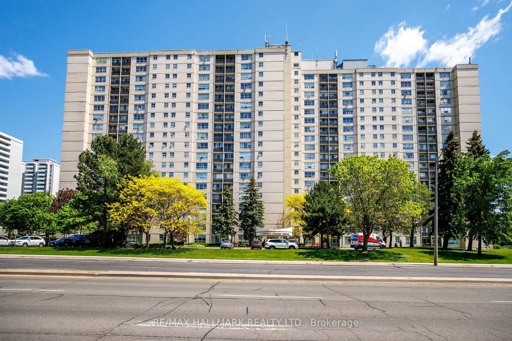 711 - 5 Parkway Forest Drive, Henry Farm, Toronto 
