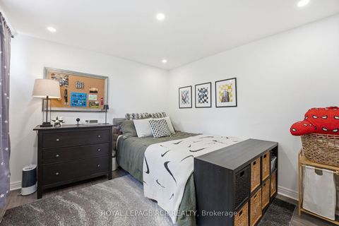 Photo 12 at 75 - 215 Milestone Crescent, Aurora Village, Aurora