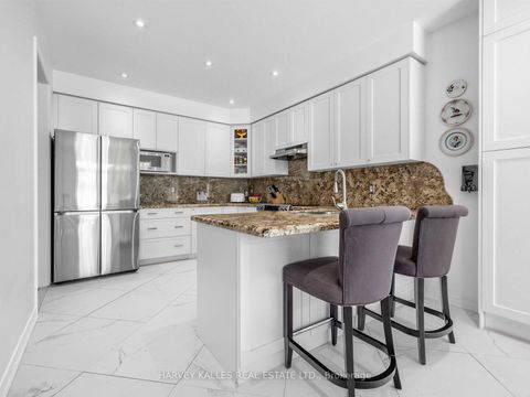 Photo 7 at 28 Southvale Drive, Patterson, Vaughan