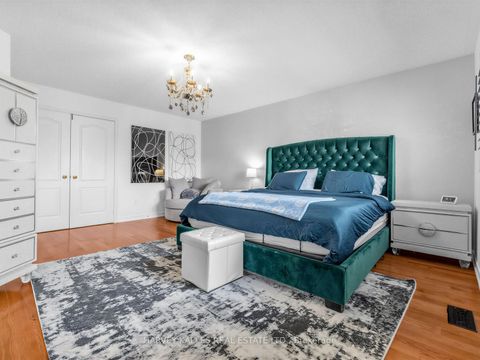 Photo 17 at 28 Southvale Drive, Patterson, Vaughan