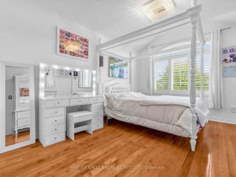 Photo 19 at 28 Southvale Drive, Patterson, Vaughan