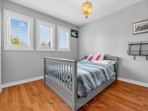 Photo 20 at 28 Southvale Drive, Patterson, Vaughan