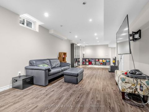 Photo 25 at 28 Southvale Drive, Patterson, Vaughan