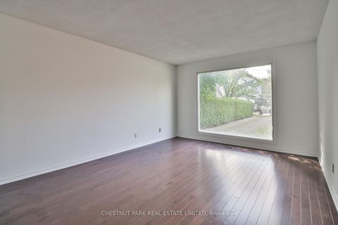 Photo 7 at 18 Dervock Crescent, Bayview Village, Toronto