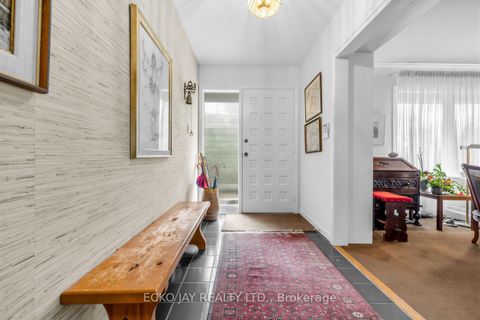 Photo 1 at 5 Bixby Court, Don Mills, Toronto