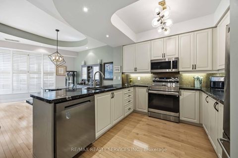 Photo 11 at 121 - 2111 Lake Shore Boulevard W, Mimico, Toronto