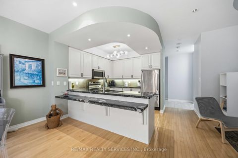 Photo 14 at 121 - 2111 Lake Shore Boulevard W, Mimico, Toronto