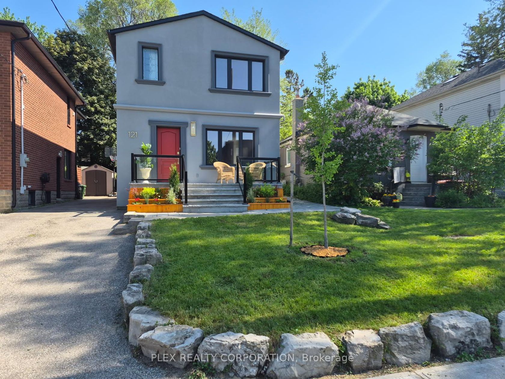 121 Virginia Avenue, East York, Toronto photo number 2
