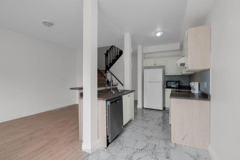 Photo 4 at 34 Arch Brown Court, East Bayfield, Barrie