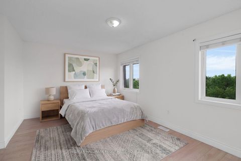Photo 5 at 34 Arch Brown Court, East Bayfield, Barrie