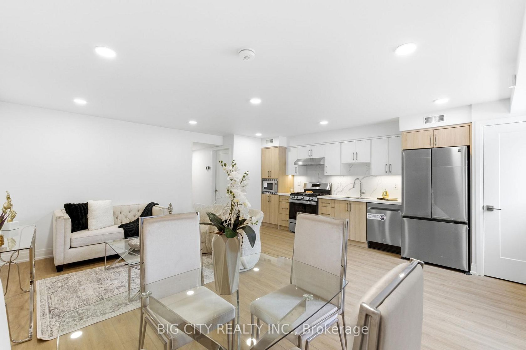 1 - 68 Westholme Avenue, Junction Area, Toronto photo number 2