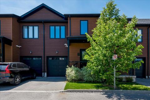 Photo 0 at 4 Stonehart Lane, East Bayfield, Barrie