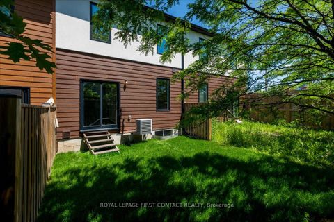 Photo 24 at 4 Stonehart Lane, East Bayfield, Barrie