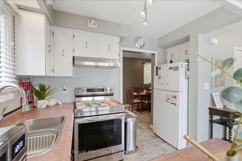 Photo 7 at 81 Doreen Crescent, Bowmanville, Clarington