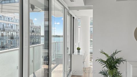 Photo 10 at 907 - 15 Queens Quay E, Waterfront Communities C8, Toronto