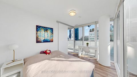 Photo 12 at 907 - 15 Queens Quay E, Waterfront Communities C8, Toronto