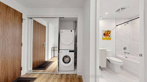 Photo 22 at 907 - 15 Queens Quay E, Waterfront Communities C8, Toronto