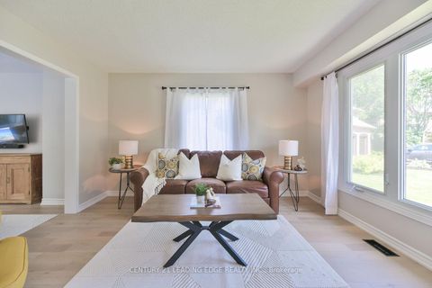 Photo 11 at 30 McGuire Crescent, Uxbridge