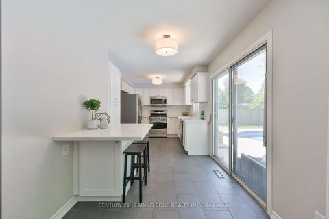 Photo 15 at 30 McGuire Crescent, Uxbridge