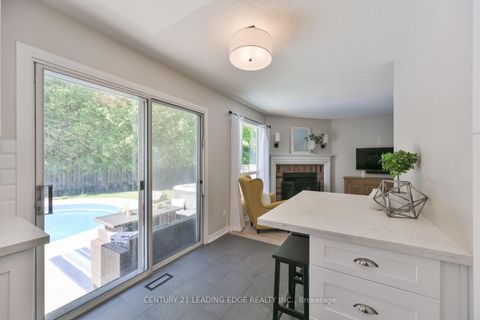 Photo 16 at 30 McGuire Crescent, Uxbridge
