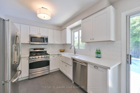 Photo 19 at 30 McGuire Crescent, Uxbridge