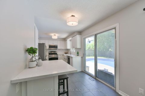 Photo 20 at 30 McGuire Crescent, Uxbridge