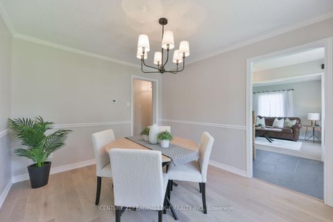 Photo 22 at 30 McGuire Crescent, Uxbridge