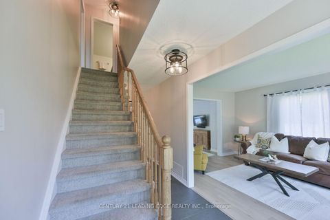 Photo 25 at 30 McGuire Crescent, Uxbridge