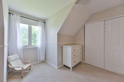 Photo 31 at 30 McGuire Crescent, Uxbridge