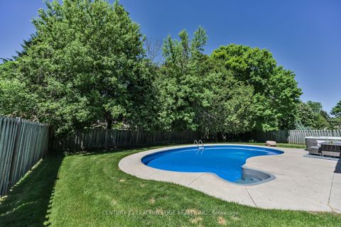 Photo 34 at 30 McGuire Crescent, Uxbridge