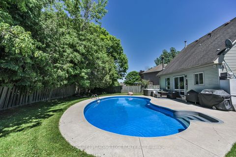 Photo 38 at 30 McGuire Crescent, Uxbridge