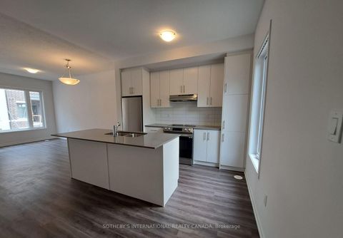 Photo 2 at 77 - 10 William Jackson Way, New Toronto, Toronto