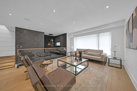 Photo 2 at 24 Fairside Avenue, East York, Toronto
