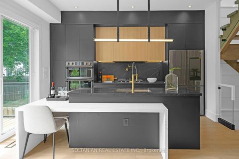 Photo 18 at 24 Fairside Avenue, East York, Toronto