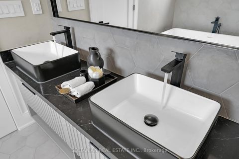 Photo 30 at 24 Fairside Avenue, East York, Toronto
