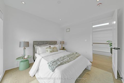 Photo 33 at 24 Fairside Avenue, East York, Toronto