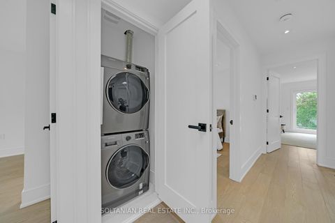 Photo 37 at 24 Fairside Avenue, East York, Toronto