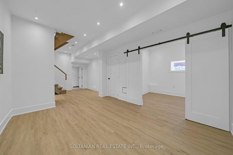 Photo 40 at 24 Fairside Avenue, East York, Toronto