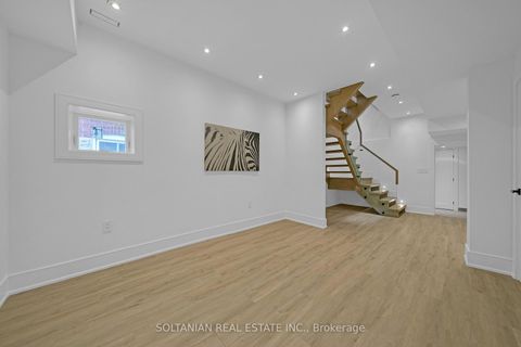 Photo 41 at 24 Fairside Avenue, East York, Toronto