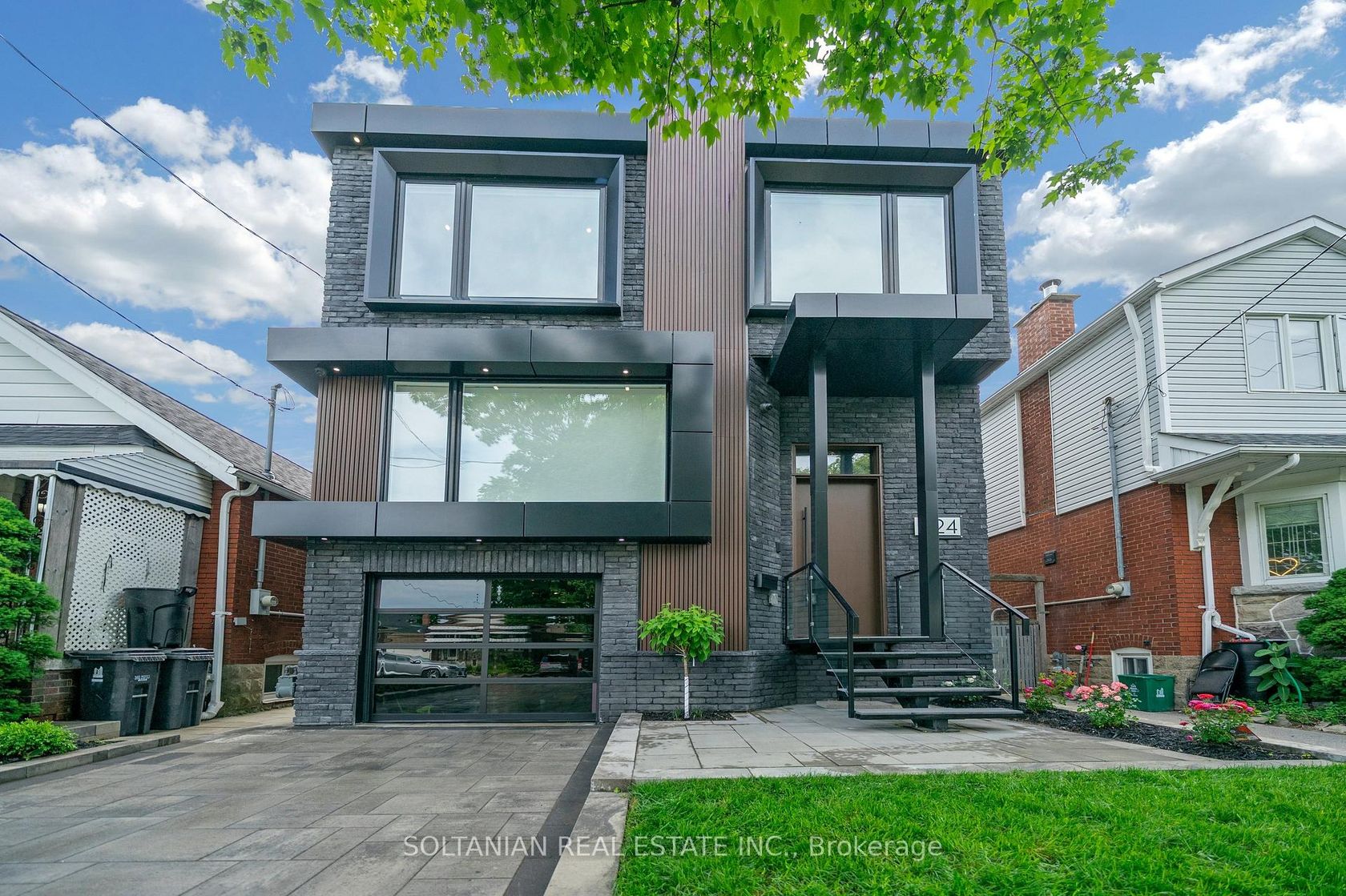 24 Fairside Avenue, East York, Toronto photo number 2