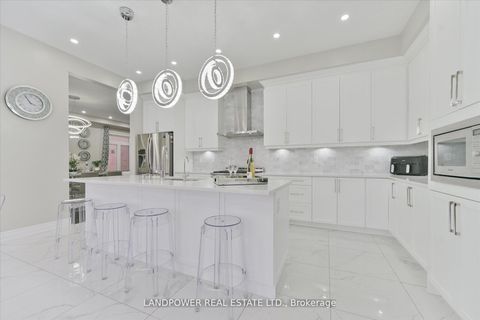 Photo 14 at 20 Tesla Crescent, Holland Landing, East Gwillimbury