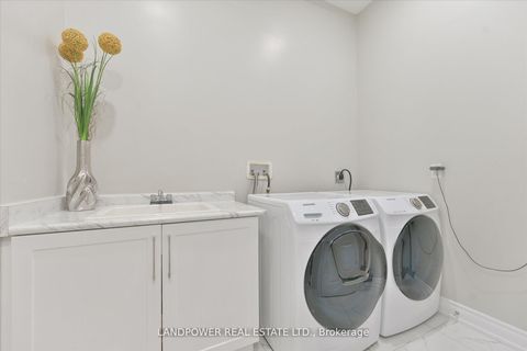 Photo 20 at 20 Tesla Crescent, Holland Landing, East Gwillimbury