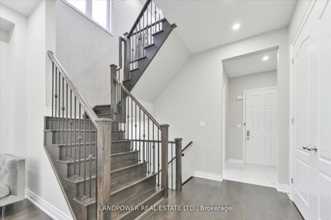 Photo 21 at 20 Tesla Crescent, Holland Landing, East Gwillimbury