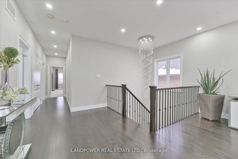 Photo 23 at 20 Tesla Crescent, Holland Landing, East Gwillimbury
