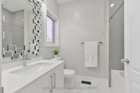 Photo 30 at 20 Tesla Crescent, Holland Landing, East Gwillimbury